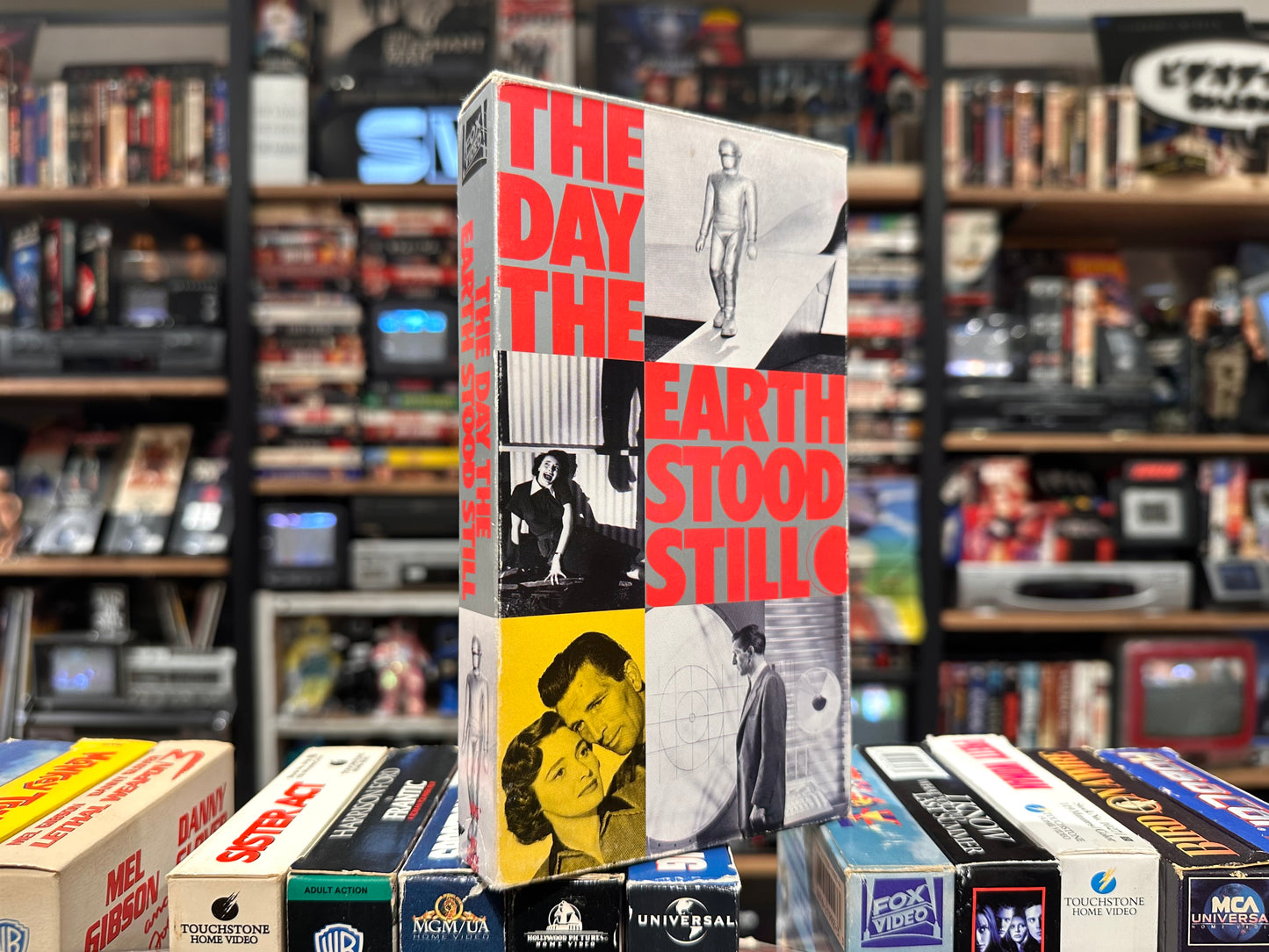 VHS ビデオテープ 輸入版 地球の静止する日 The Day the Earth Stood Still 海外版 USA ホラー コメディ アメリカ SF ヴィンテージ ビデオ 紙ジャケ