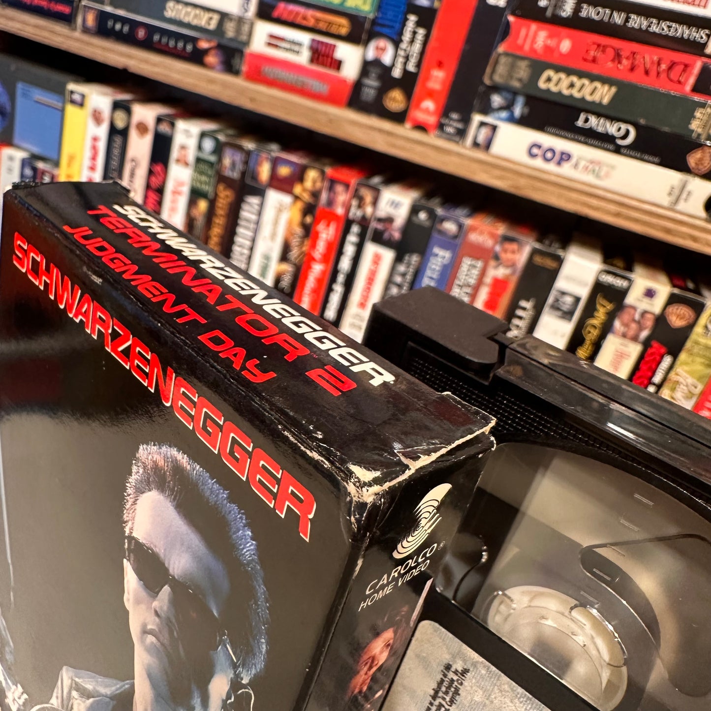 VHS ビデオテープ 輸入盤 TERMINATOR 2 ターミネーター2 海外版 アーノルド・シュワルツェネッガー USA アメリカ ビデオ 紙ジャケ