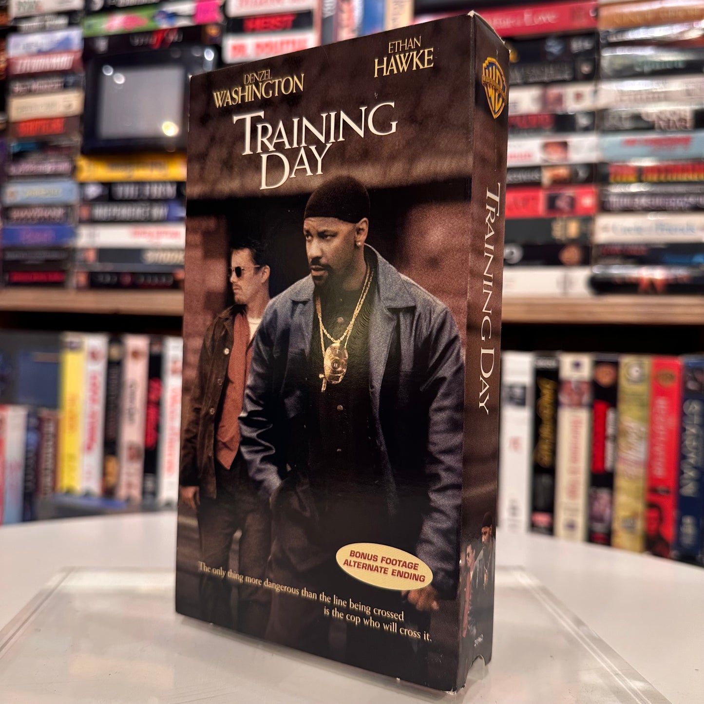VHS ビデオテープ 輸入盤 TRAINING DAY トレーニング・デイ  海外版 USA アメリカ ビデオ 紙ジャケ