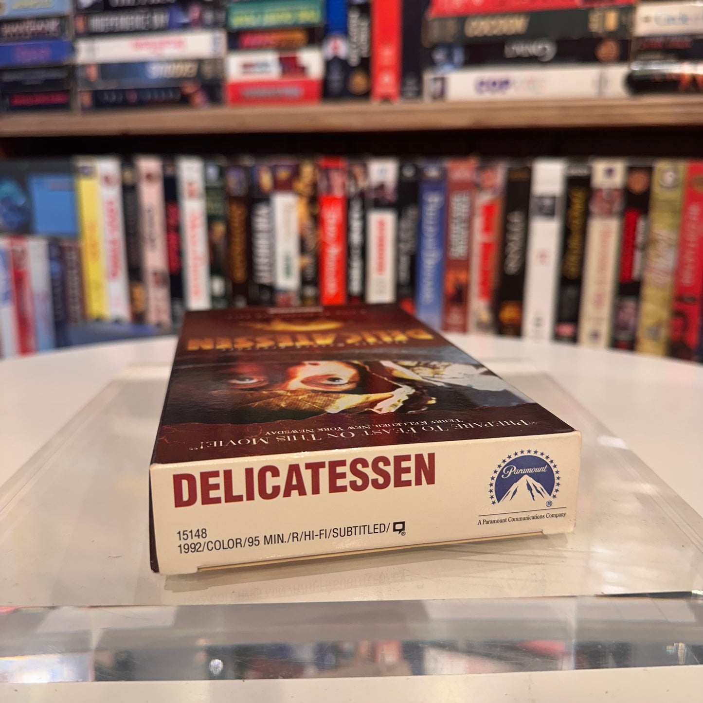 VHS ビデオテープ 輸入盤 DELICATESSEN デリカテッセン 海外版 USA アメリカ ビデオ 紙ジャケ