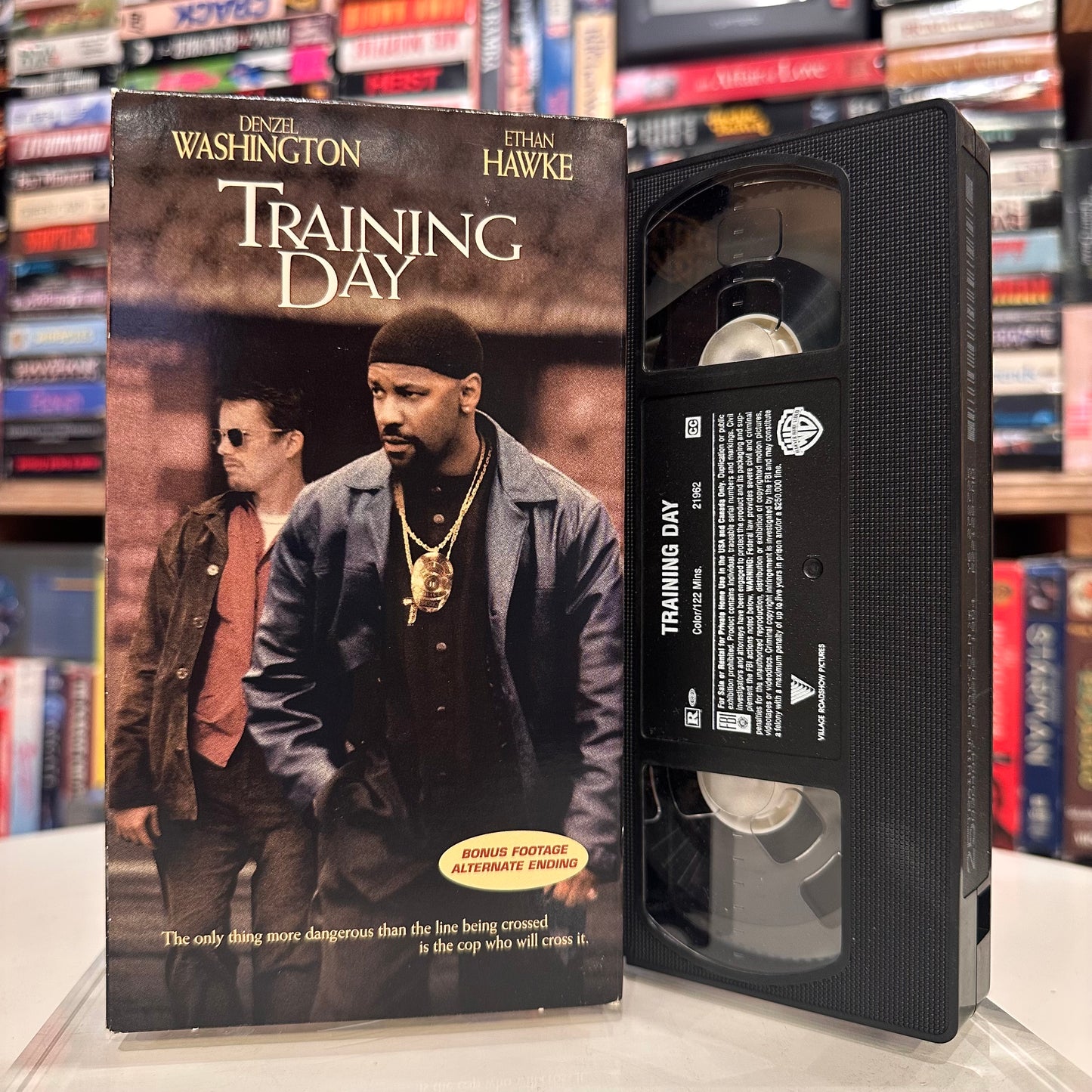 VHS ビデオテープ 輸入盤 TRAINING DAY トレーニング・デイ  海外版 USA アメリカ ビデオ 紙ジャケ